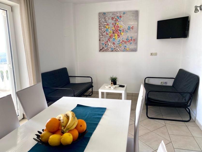 Villa Mihaela - Apartment Ika Cesarica Extérieur photo